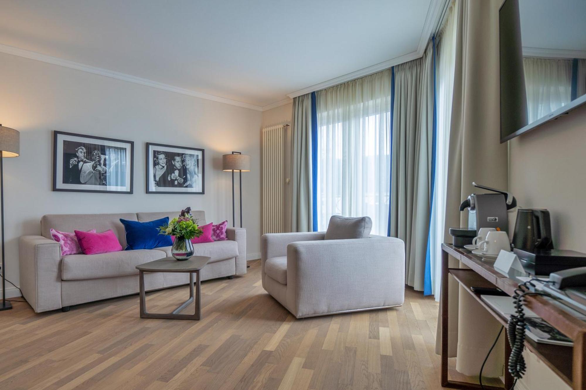 Vila Vita Rosenpark Marburg Экстерьер фото A suite at the Hotel Axelmannstein